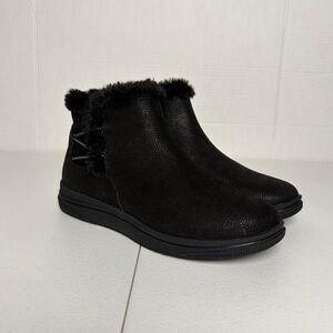 Clarks Cloudsteppers Breeze Faux Fur Women's Black Slip-On Ankle Boots SZ 7.5